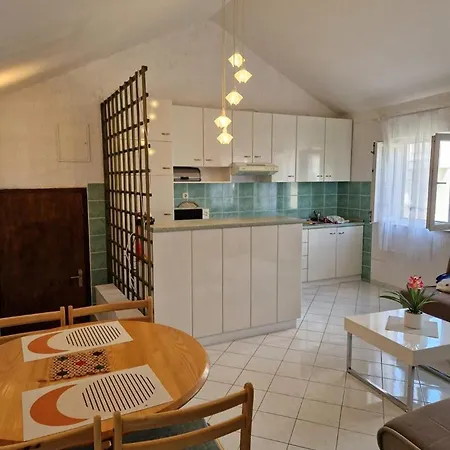 One Bedroom Rale Apartment *